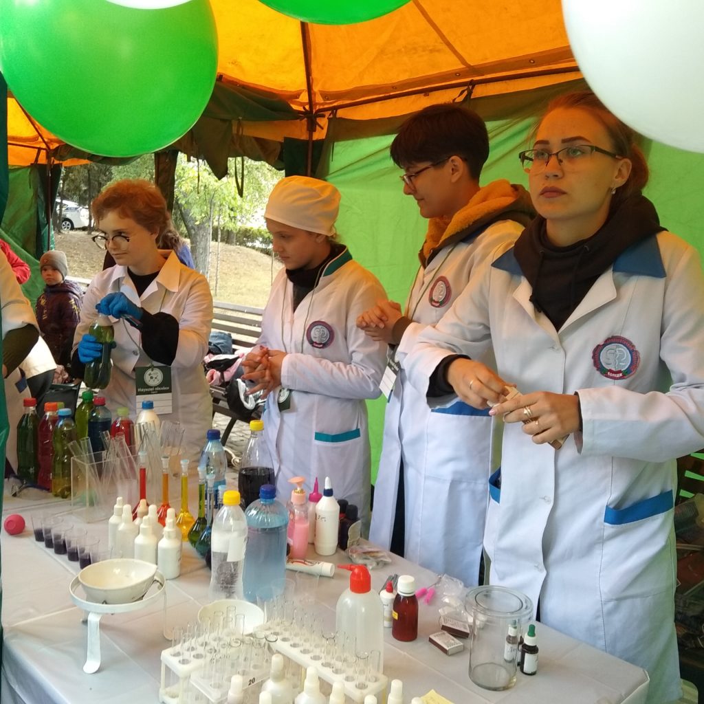 "Наукові пікніки" - фестиваль науки та освіти в Харкові