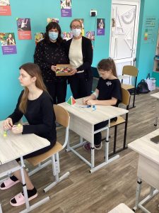 25 лютого 2025 р. викладачі Фахового коледжу НФаУ відвідали пацієнтів "Школи супергероїв" на базі Харківської міської клінічної дитячої лікарні № 16